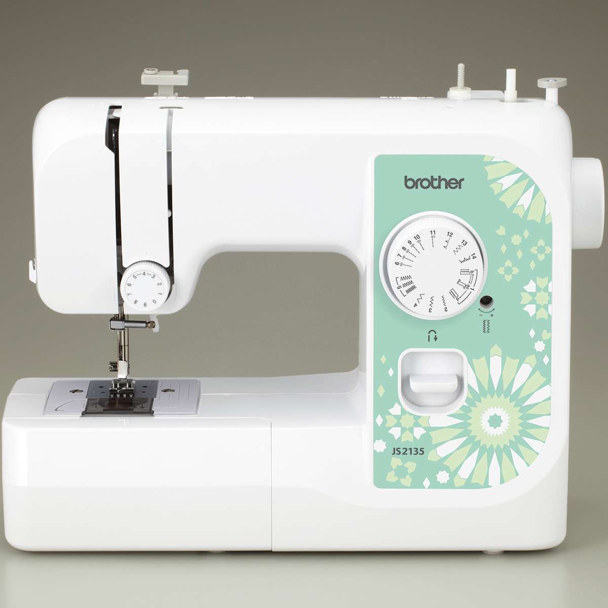 Maquina De Coser Portátil Brother JS2135 Mecánica 14 Puntos
